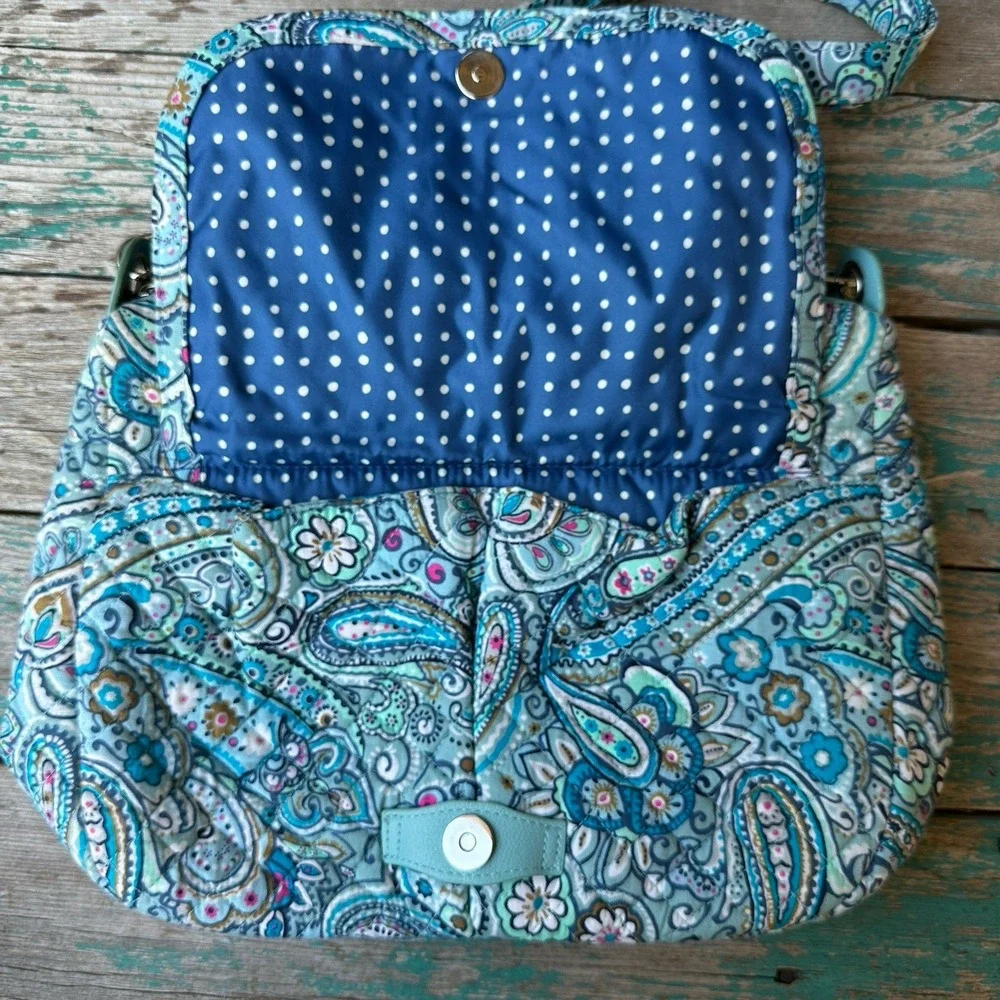 Vera Bradley Carson Shoulder Bag 13x9 Inch Daisy Dot Paisley Blue Pockets Zip